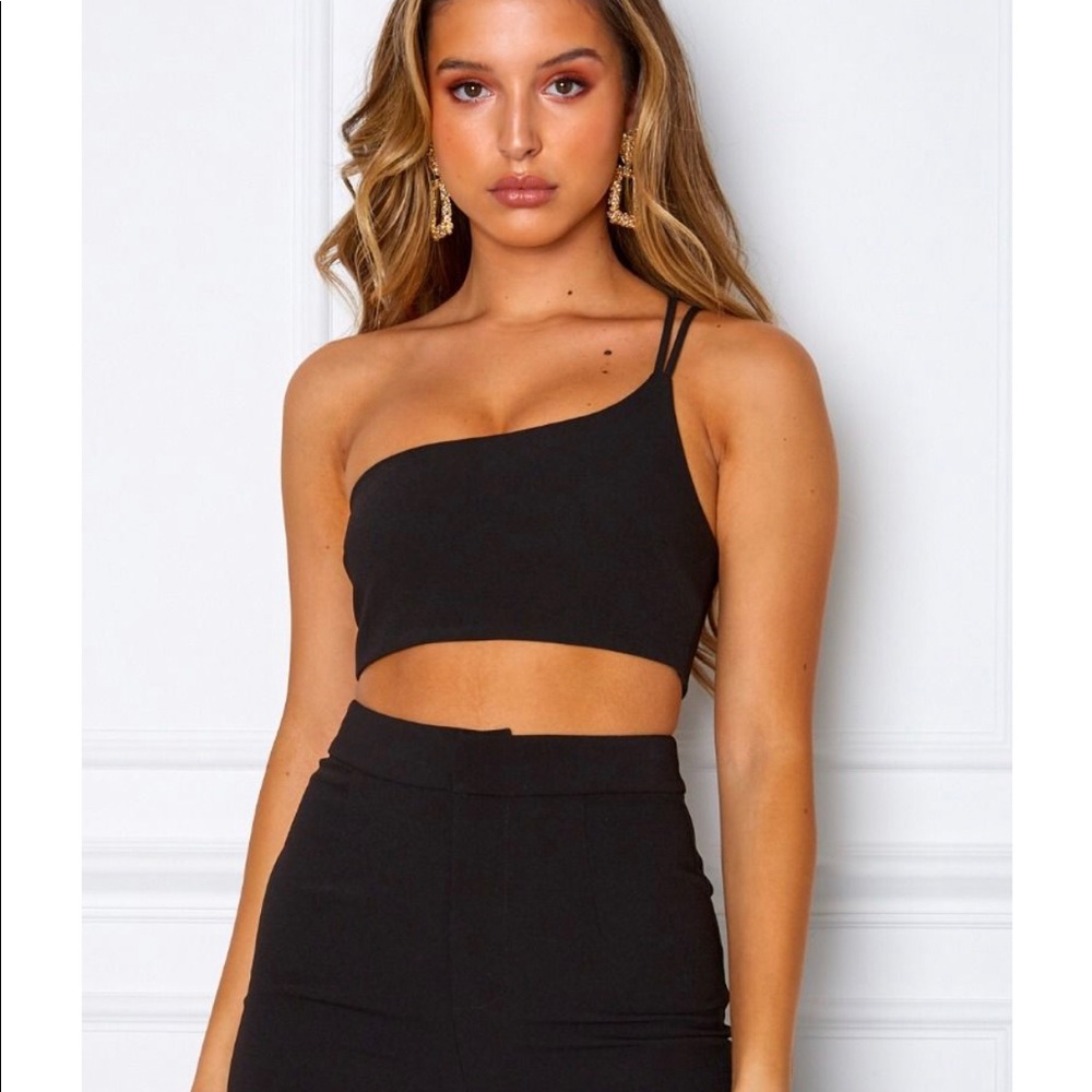 Tutti fruity crop shoulder black NWT